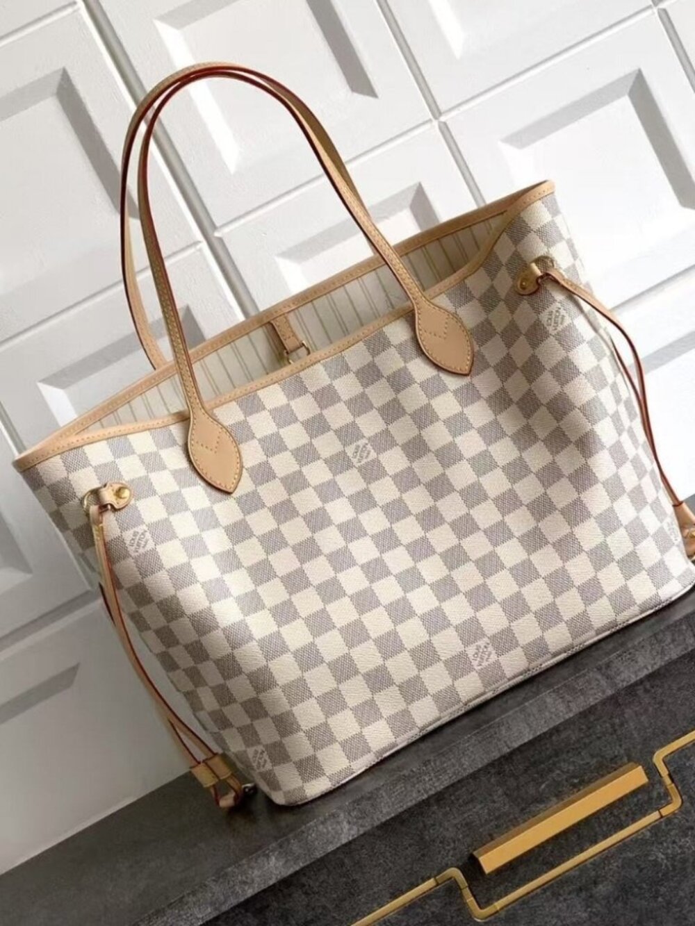 Louis Vuitton Neverfull Beige Lining Bag